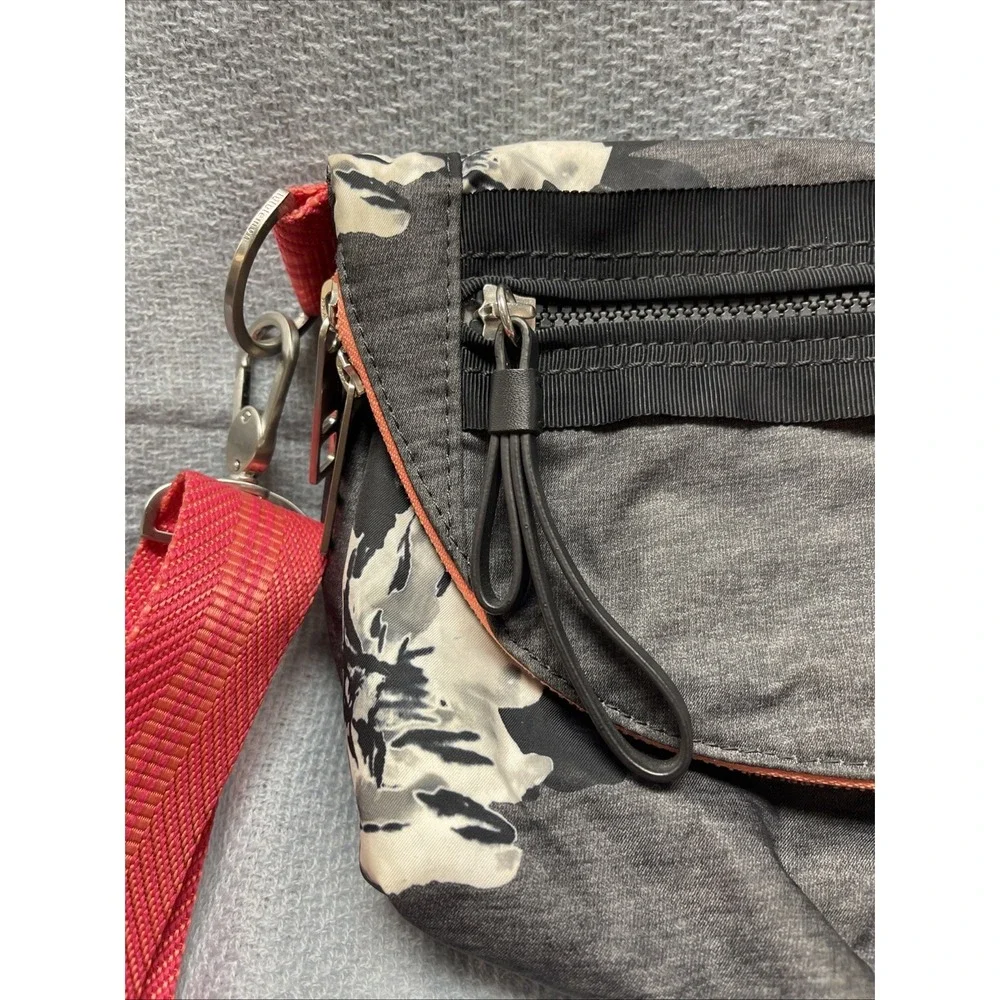 RARE Lululemon Festival Bag Gray With White And Black Flowers Pink Strap